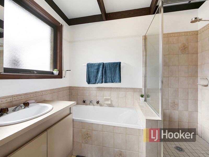 20 Burchall Crescent, Rowville VIC 3178