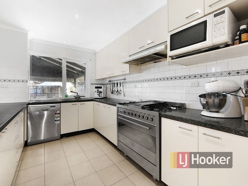 35 George Knox Drive, Rowville VIC 3178