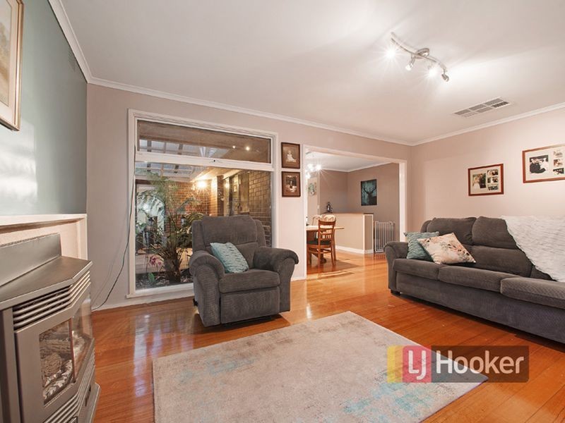 42 Foster Crescent, Knoxfield VIC 3180