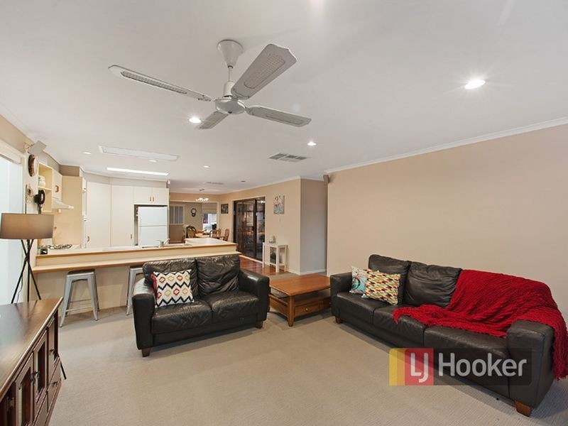 42 Foster Crescent, Knoxfield VIC 3180