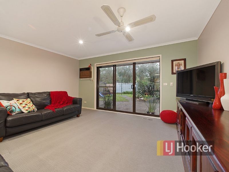 42 Foster Crescent, Knoxfield VIC 3180