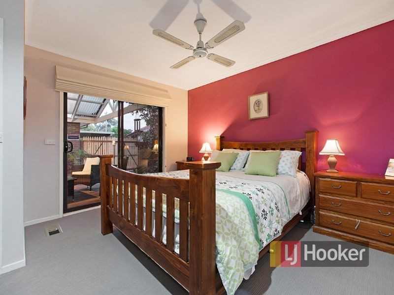42 Foster Crescent, Knoxfield VIC 3180