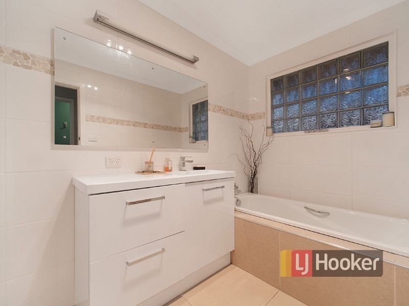 42 Foster Crescent, Knoxfield VIC 3180