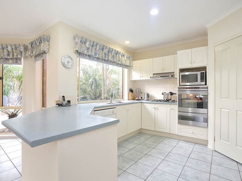 24 Waradgery Drive, Rowville VIC 3178