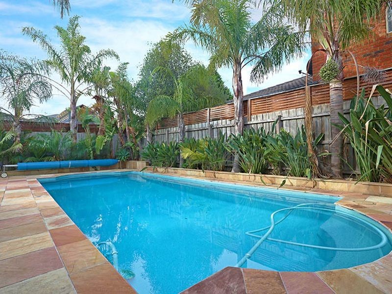 24 Waradgery Drive, Rowville VIC 3178