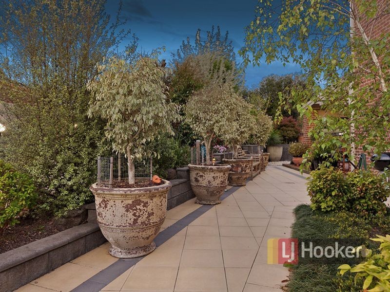 22 Palm Court, Lysterfield VIC 3156