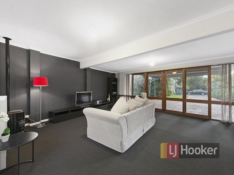 18 Horner Close, Knoxfield VIC 3180