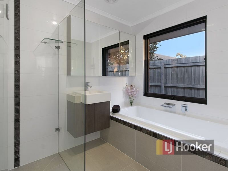 16 Everglades Court, Rowville VIC 3178