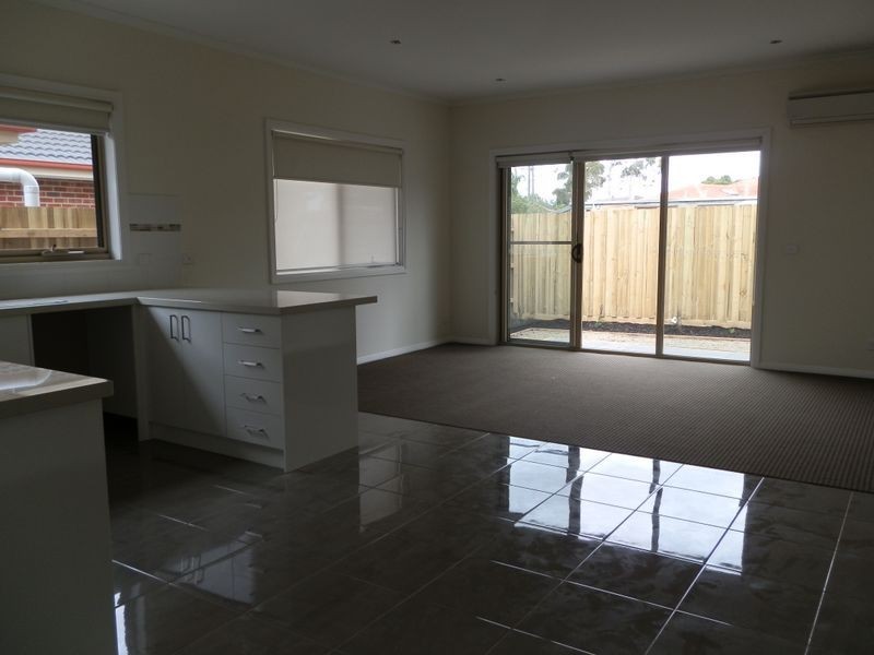 2/7 Denver Crescent, Rowville VIC 3178