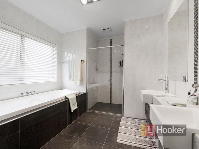 20 Viewmount Place, Sandhurst VIC 3977