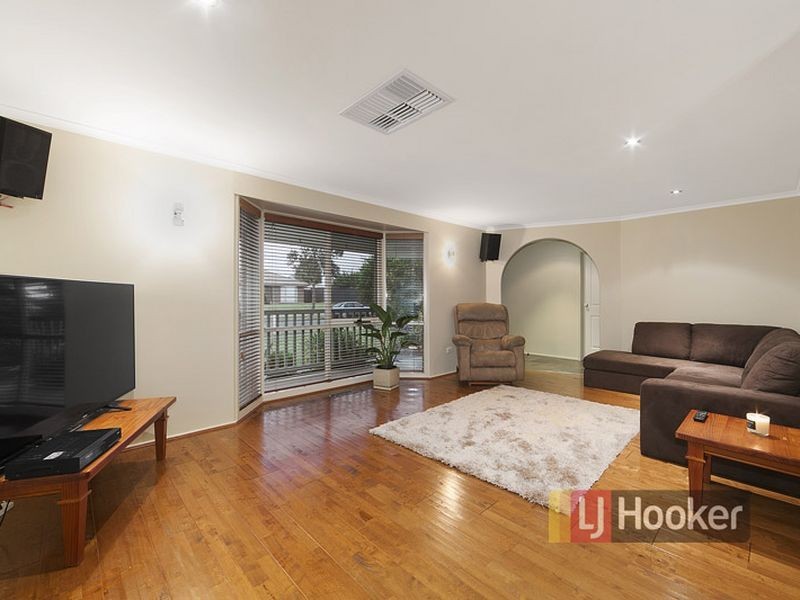 10 Lambourne Avenue, Rowville VIC 3178