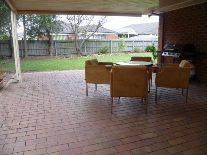 6 Kilcunda Drive, Rowville VIC 3178