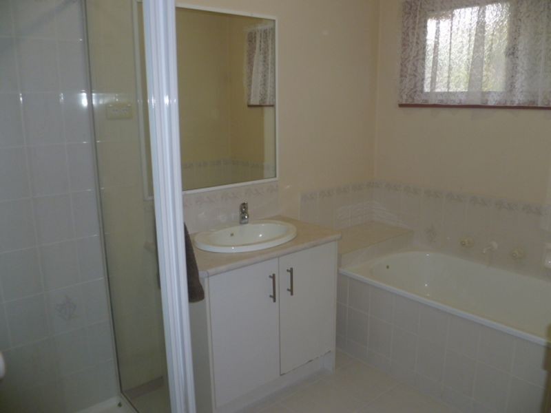 6 Kilcunda Drive, Rowville VIC 3178