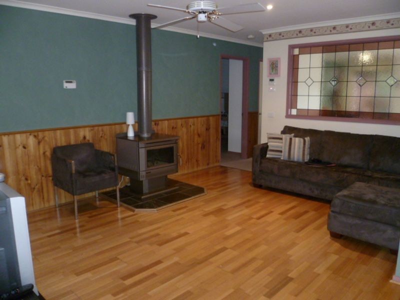 6 Kilcunda Drive, Rowville VIC 3178