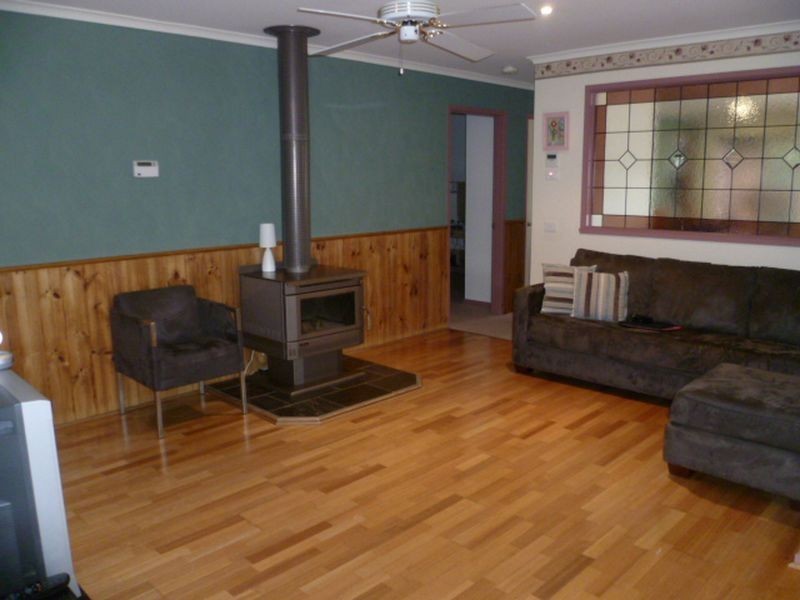 6 Kilcunda Drive, Rowville VIC 3178