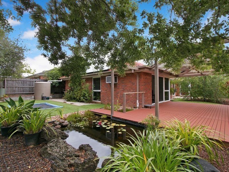 17 Pitfield Crescent, Rowville VIC 3178