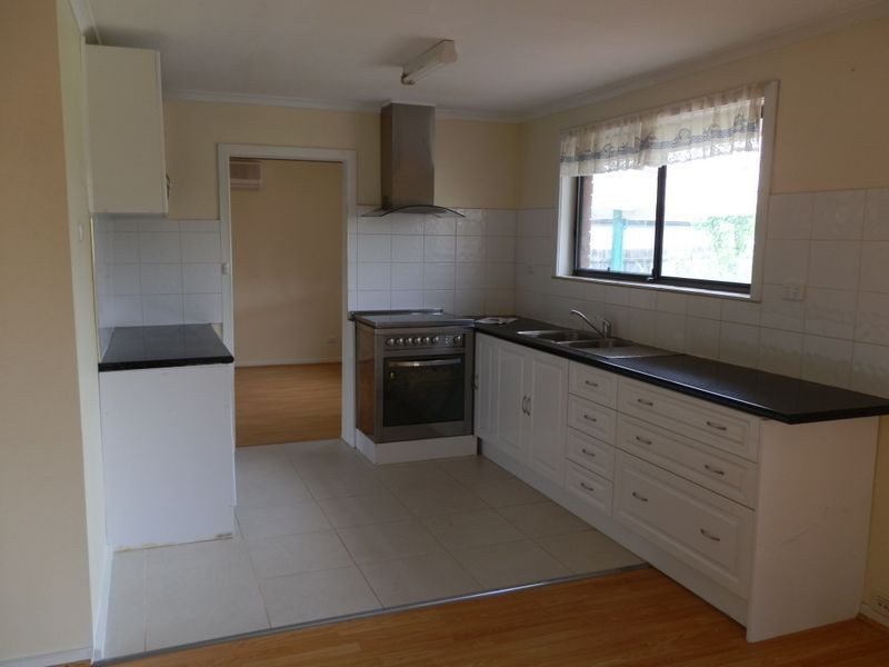 41 Lakeview Avenue, Rowville VIC 3178