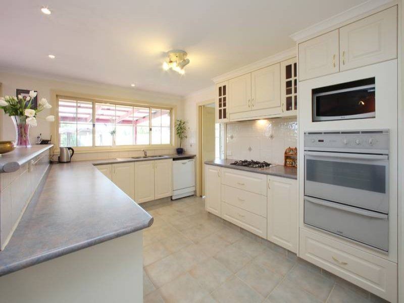 6 Zala Court, Rowville VIC 3178