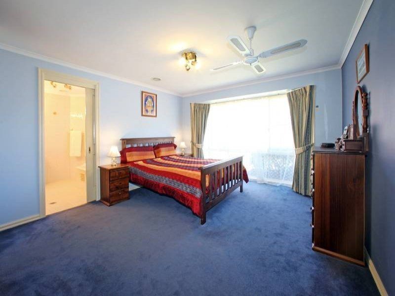 6 Zala Court, Rowville VIC 3178