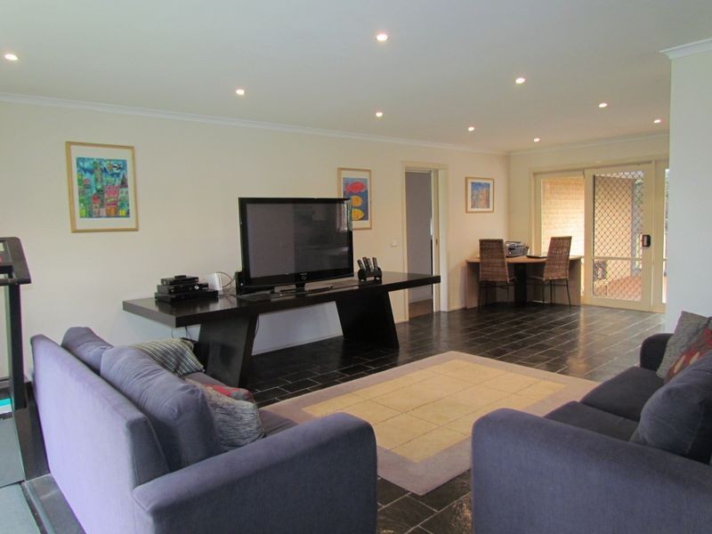 18 Salerno Way, Rowville VIC 3178
