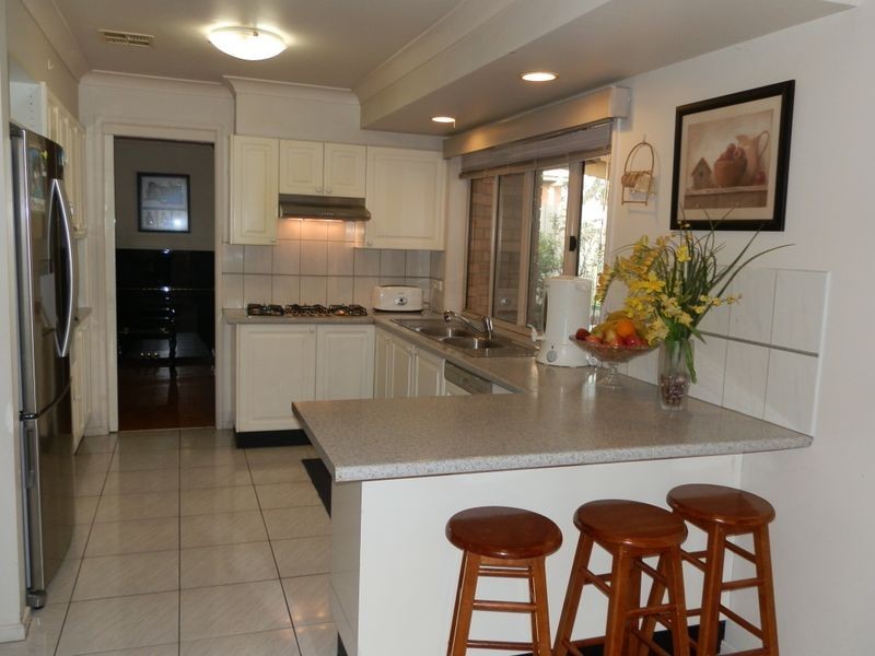 2 Streeton Court, Rowville VIC 3178