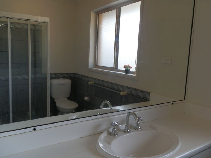 2 Streeton Court, Rowville VIC 3178