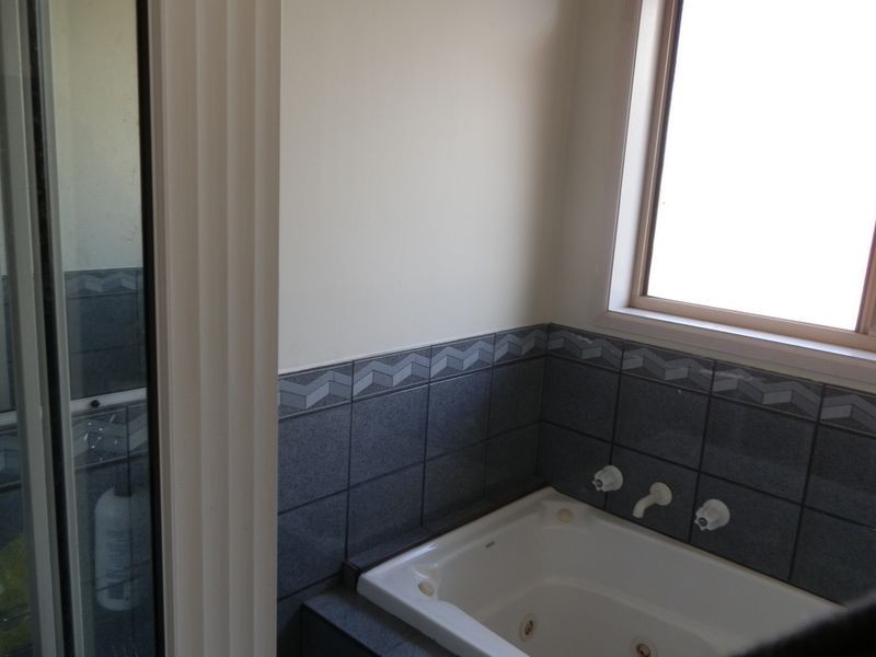 2 Streeton Court, Rowville VIC 3178