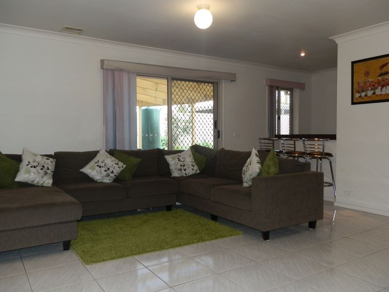 2 Streeton Court, Rowville VIC 3178