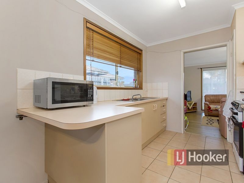 20 Caroline Crescent, Cranbourne West VIC 3977