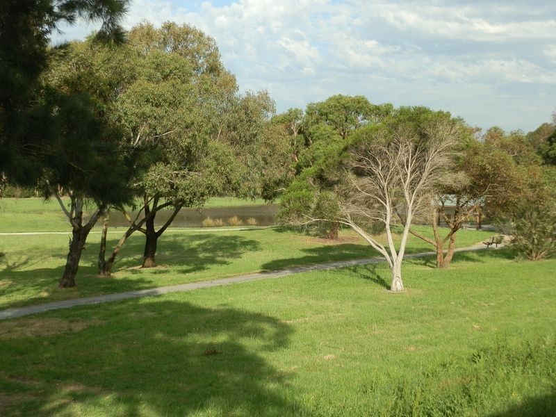 82 Somerset Drive, Dandenong North VIC 3175