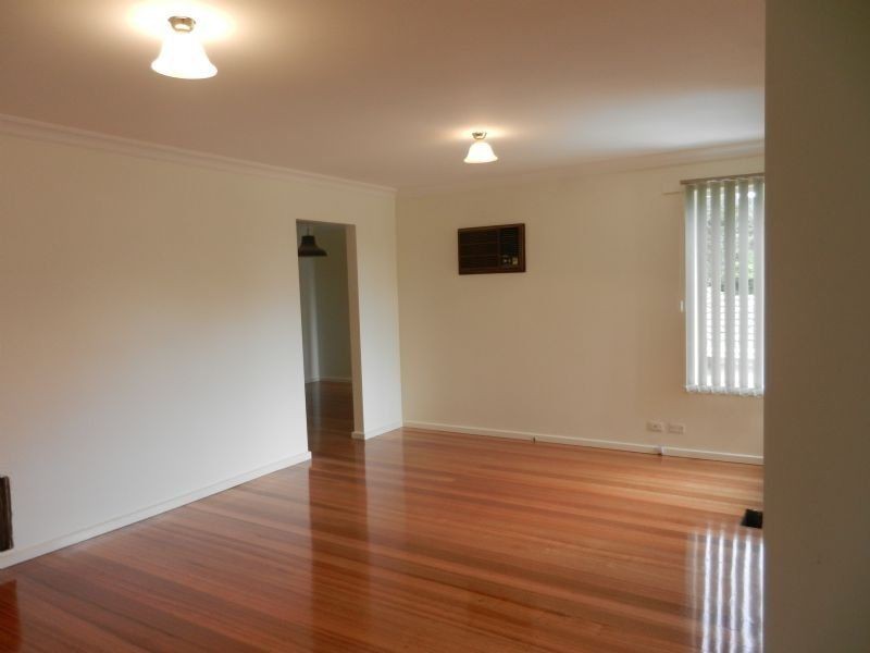 8 Leitch Street, Ferntree Gully VIC 3156