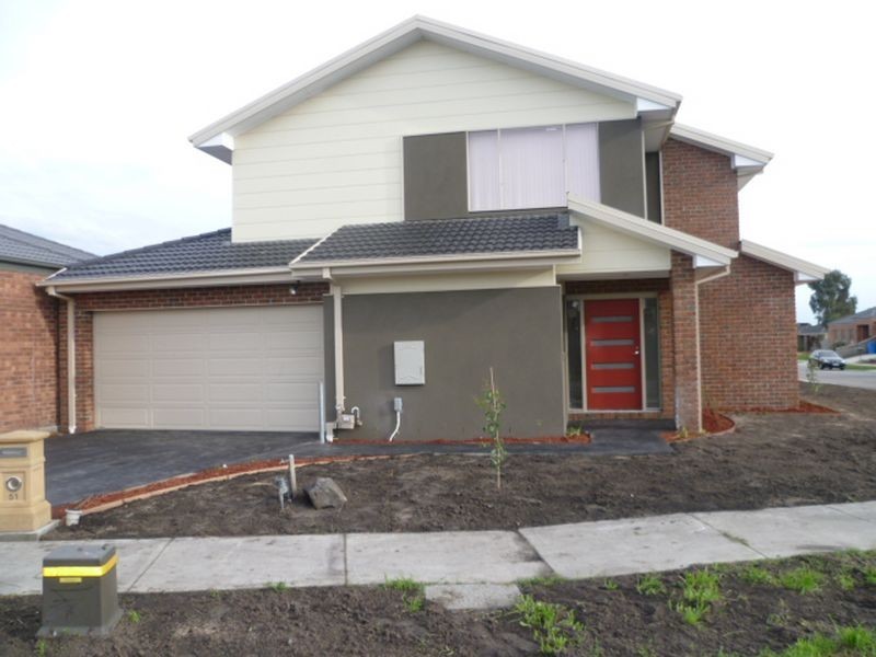 51 Eucumbene Drive, Berwick VIC 3806