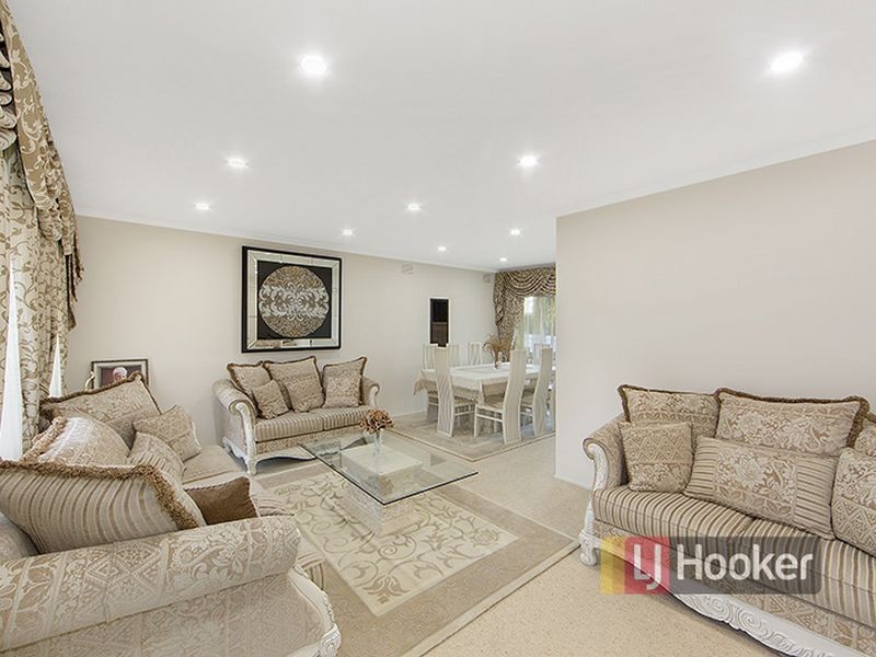 90 Haverbrack Drive, Mulgrave VIC 3170
