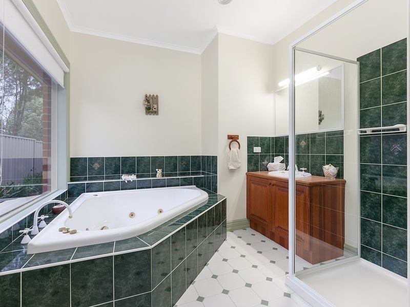 4 Bonaparte Place, Rowville VIC 3178