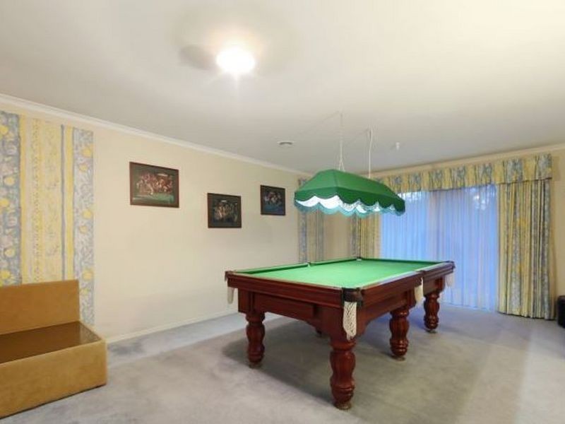 8 Crossley Court, Lysterfield VIC 3156