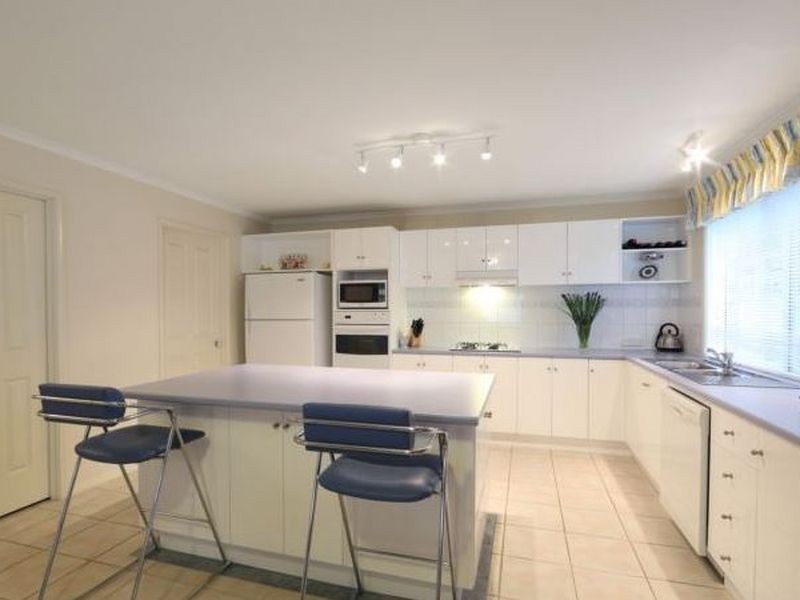 8 Crossley Court, Lysterfield VIC 3156