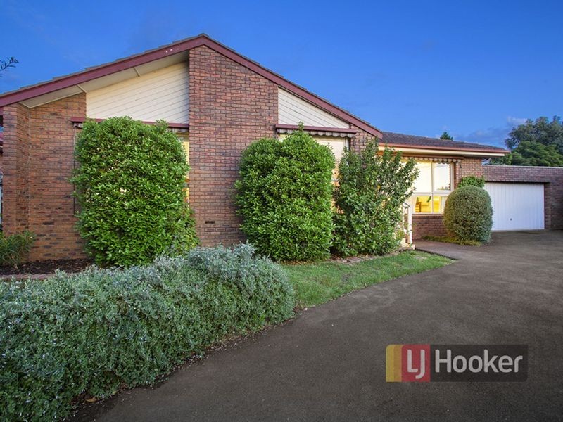 8 Holstein Court, Rowville VIC 3178