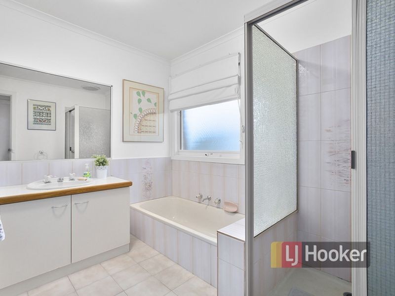 8 Holstein Court, Rowville VIC 3178