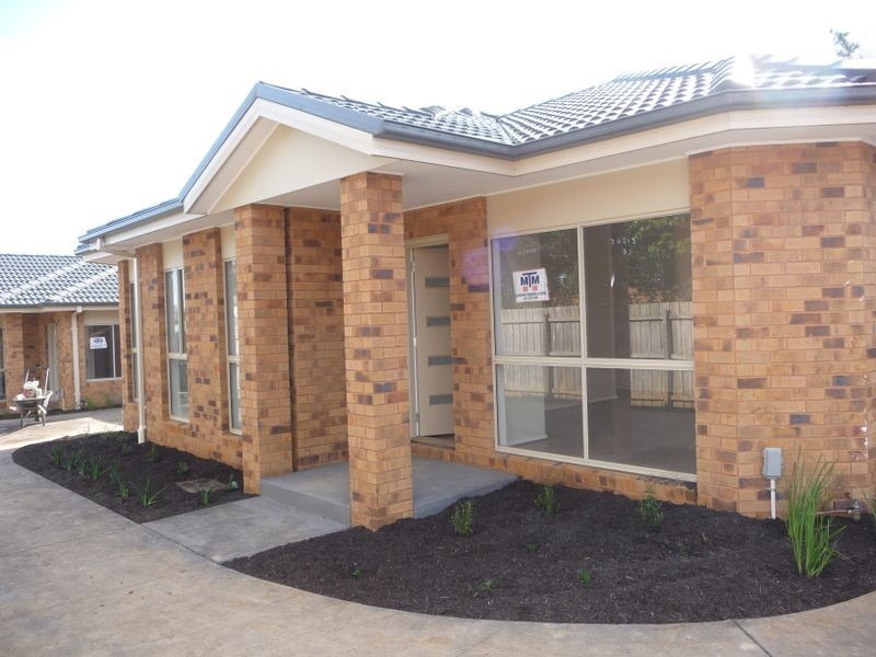 2/61 David Street North, Knoxfield VIC 3180