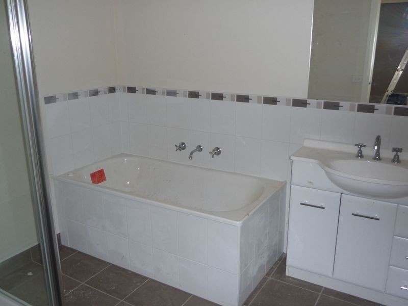 2/61 David Street North, Knoxfield VIC 3180