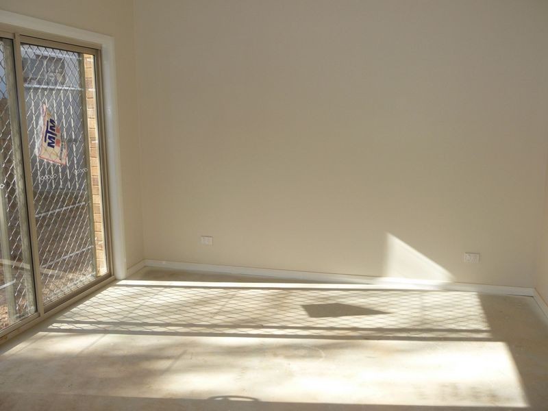 2/61 David Street North, Knoxfield VIC 3180