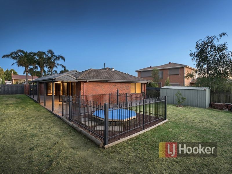 30 Pitfield Crescent, Rowville VIC 3178