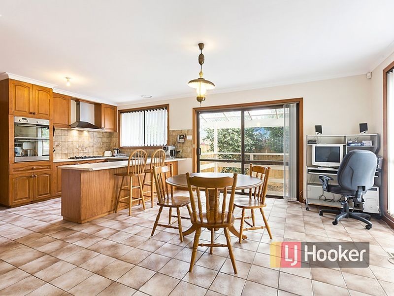 1 Mitta Close, Rowville VIC 3178