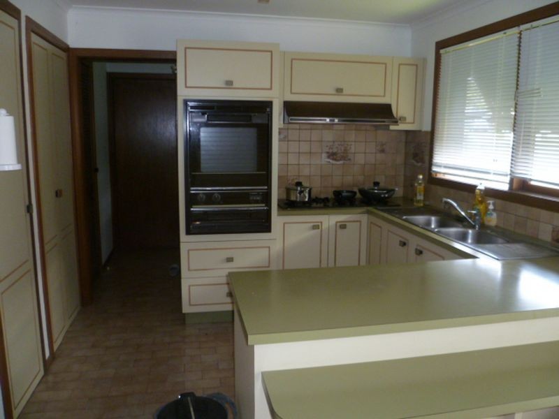 8 Cardinia Way, Rowville VIC 3178