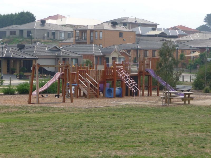 10 Wesley Close, Skye VIC 3977