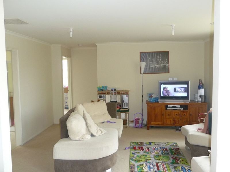 10 Wesley Close, Skye VIC 3977