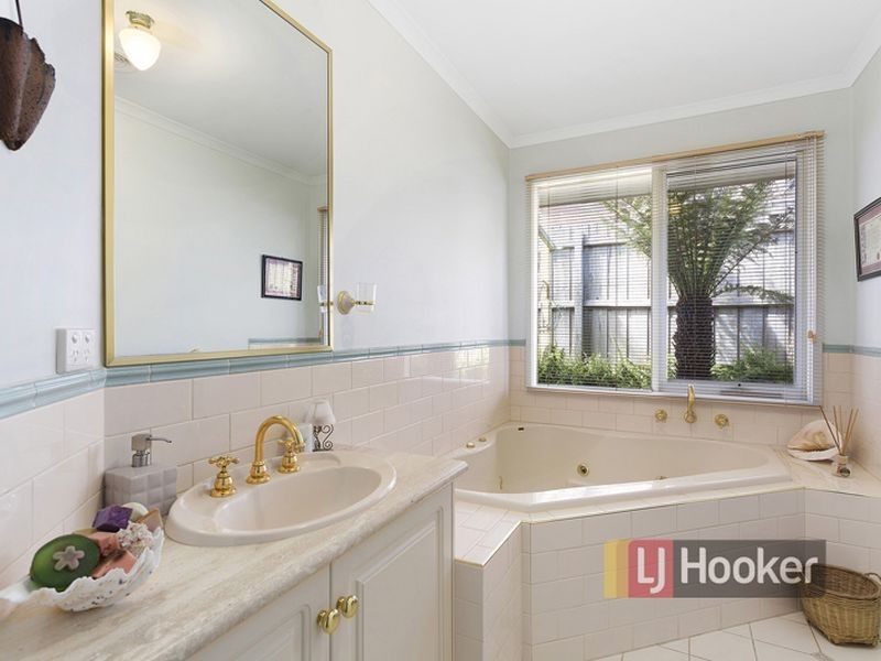 6 Dalmatia Court, Rowville VIC 3178