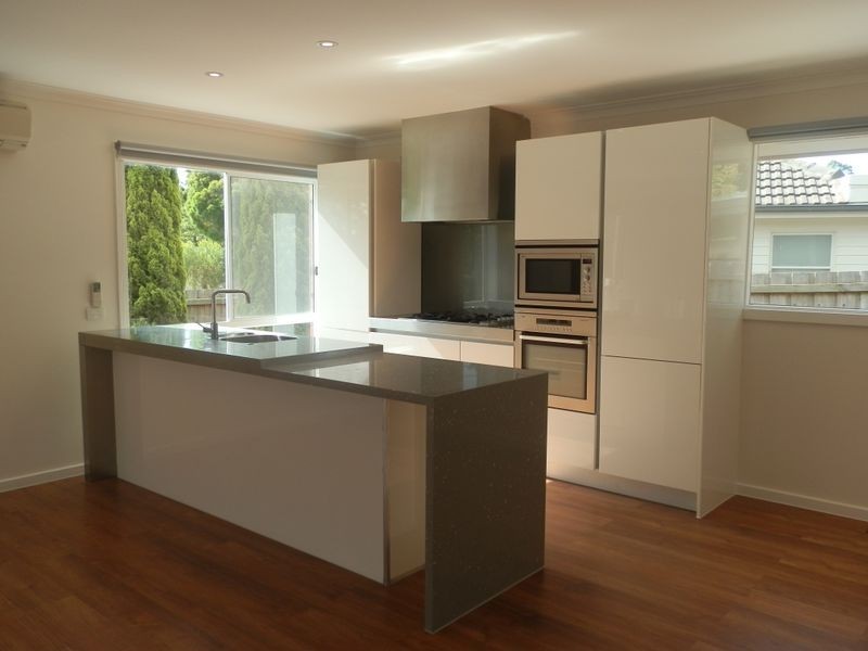 34 Rickards Ave, Knoxfield VIC 3180