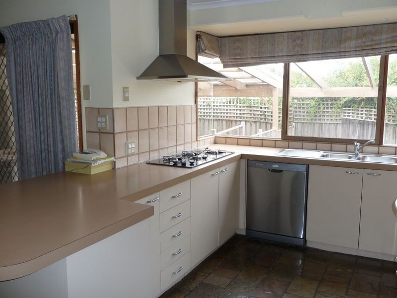 20 Bellfield Drive, Lysterfield VIC 3156