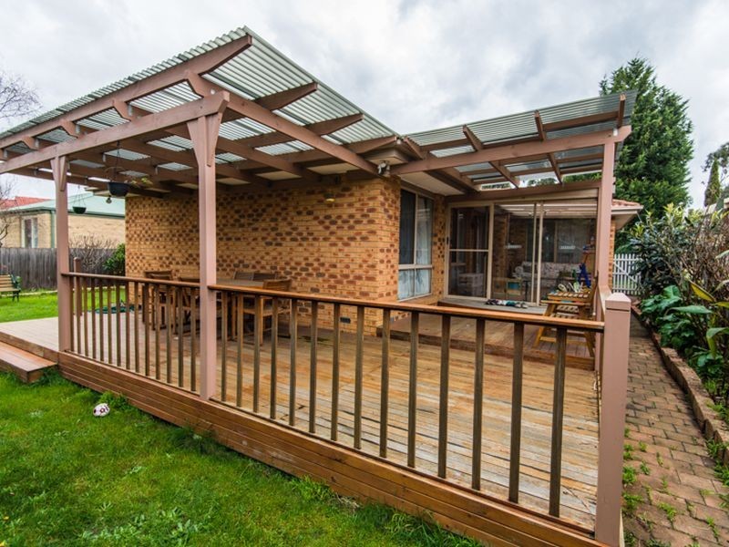 11 Bensam Close, Rowville VIC 3178